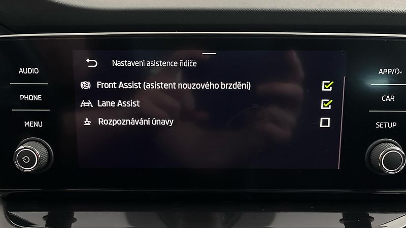 Škoda Octavia 2.0 TDI Ambition Combi - fotka 23 z 24