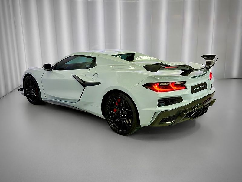 Chevrolet Corvette 5.5 V8 LT6 C8 Z06 CONVERTIBLE - fotka 5 z 31