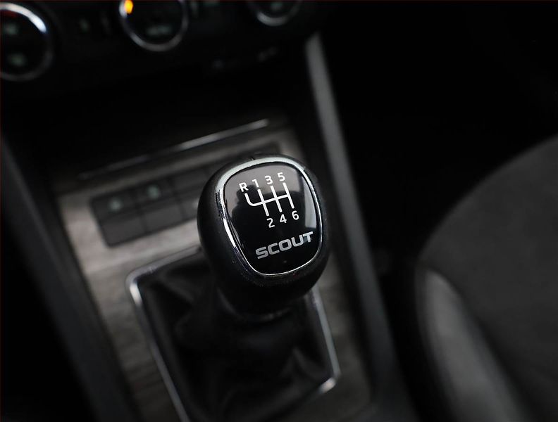 Škoda Octavia (2015) 2.0 TDI 4x4, 4X4, Serv.kniha - fotka 11 z 19