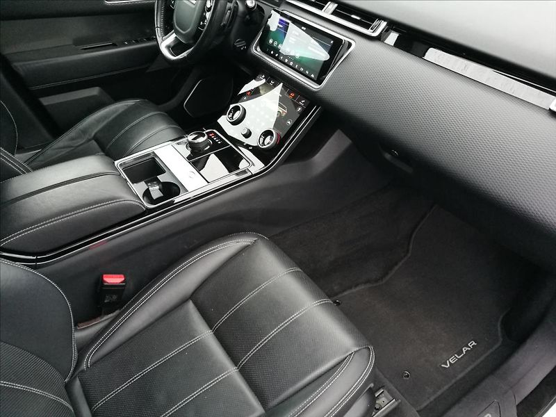 Land Rover Range Rover Velar 3,0 D300 SE - fotka 14 z 22