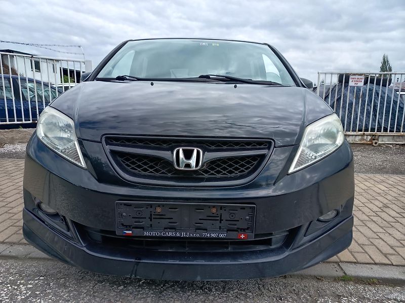 Honda FR-V (2005) 2.0i 110kv 6 mist - fotka 1 z 34