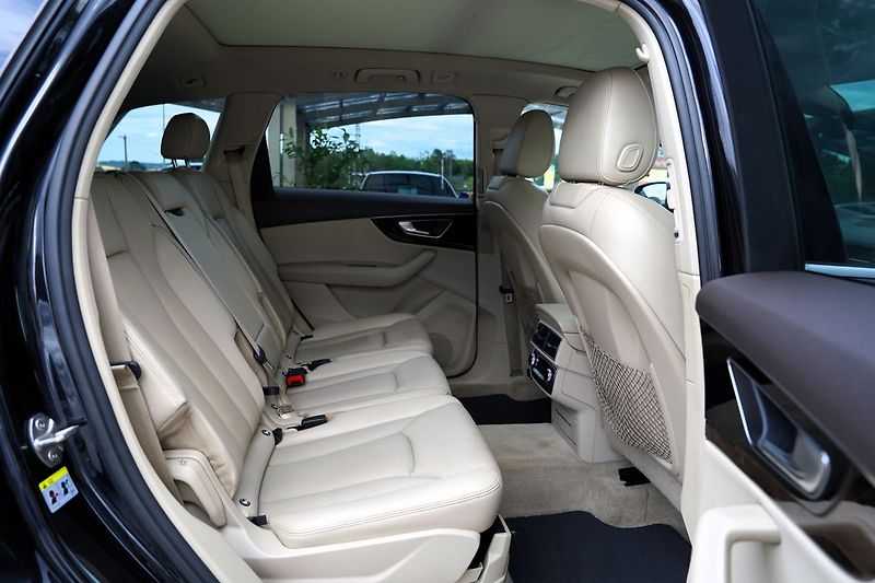 Audi Q7 3.0 TDI 200 kW/Q/7míst - fotka 31 z 50