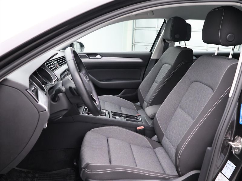 Volkswagen Passat Variant 1,5 TSI EVO 110kW Klima CZ DPH - fotka 10 z 29