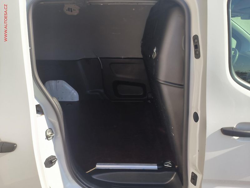 Opel Combo (2022) 1.5CDTi MAXi XL, Edition - fotka 8 z 21