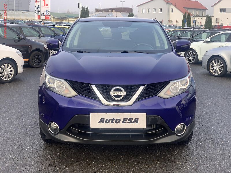 Nissan Qashqai (2015) 1.2i, ČR, Navi, AC - fotka 2 z 19