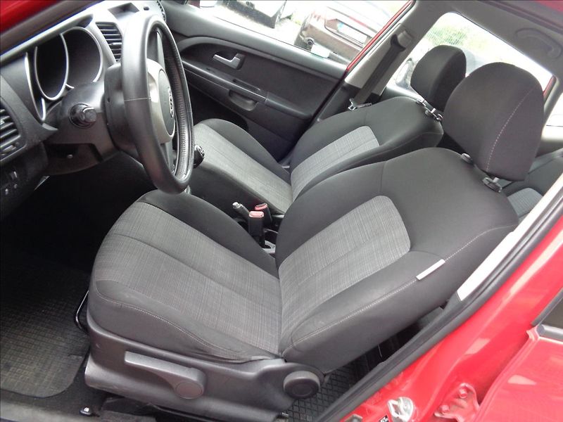 Kia Venga 1,4 - fotka 9 z 13