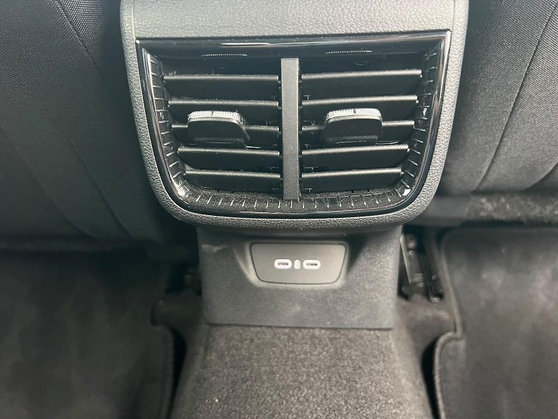 Škoda Fabia Selection 1,0 TSI 85KW - fotka 25 z 27