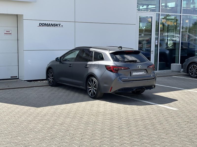 Toyota Corolla (2026) TS 2.0 HEV GR SPORT  - fotka 4 z 14
