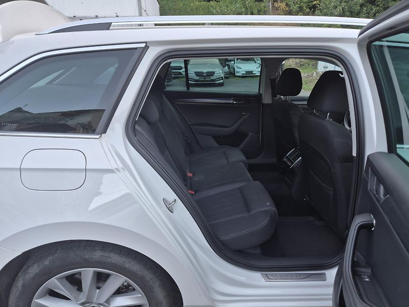 Škoda Superb Combi 2,0TDi 110kw DSG 17ALU - fotka 4 z 20