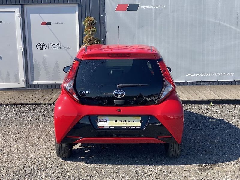 Toyota Aygo 1.0i, ČR, X-play, 9tis km - fotka 6 z 16