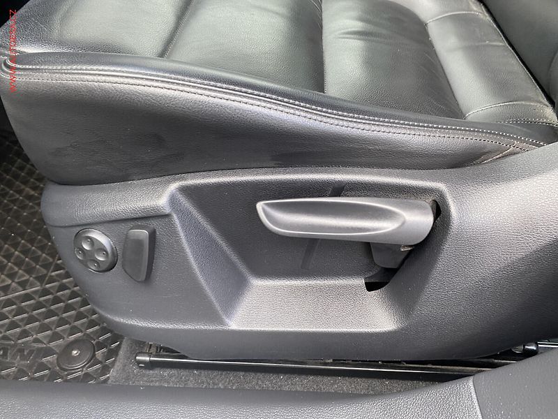 Volkswagen Sharan (2013) 2.0 TDi 7míst, Highline - fotka 14 z 19