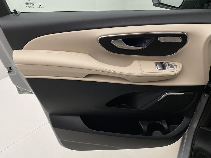 Mercedes-Benz Třídy V 300d AVANTGARDE 4MATIC AUT 7m - fotka 7 z 68