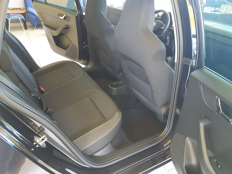 Škoda Rapid 1.2 TSI DIGIKLIMA vyhř.sedáky - fotka 23 z 26