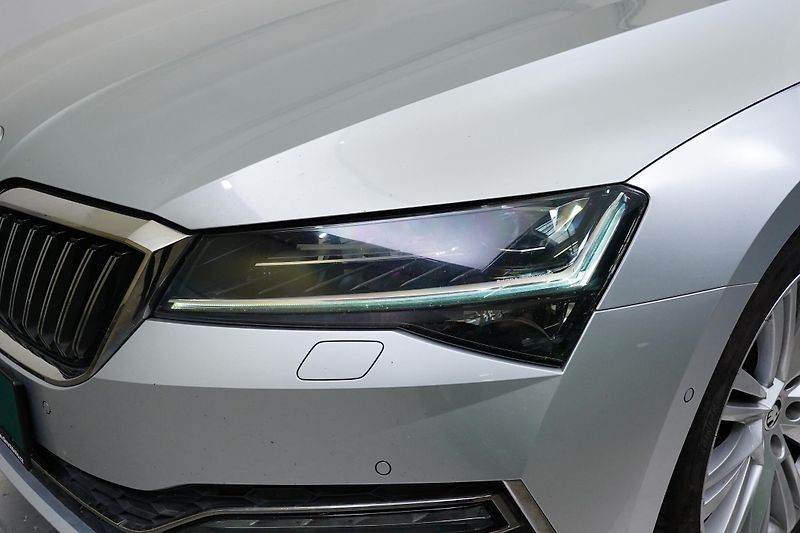 Škoda Superb - fotka 9 z 29