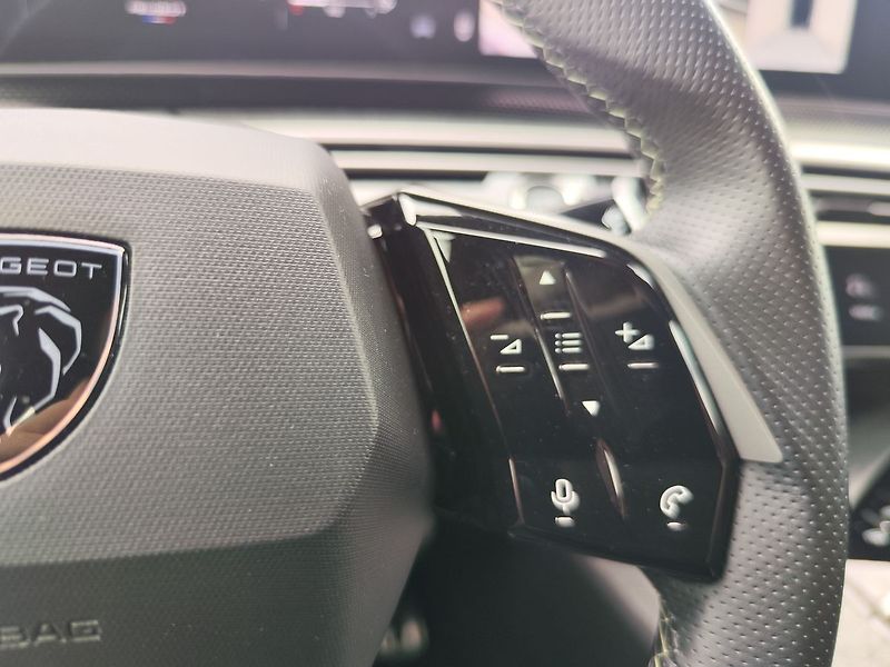 Peugeot 3008 1.2 hybrid/145kW GT e-DCS6 - fotka 34 z 40