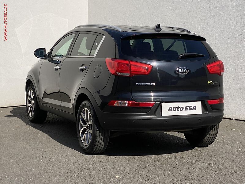 Kia Sportage (2014) 1.7 CRDi, AC, navi, park - fotka 6 z 17