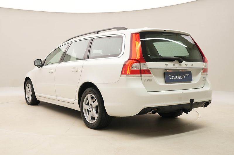 Volvo V70 D4 AWD MOMENTUM REZERVACE - fotka 10 z 46