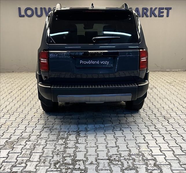 Toyota Land Cruiser 2,8 AT INVINCIBLE - fotka 18 z 20