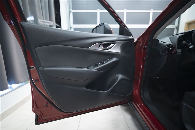 Mazda CX-3 2,0 SKYACTIV 1. MAJITEL ČR - fotka 17 z 37
