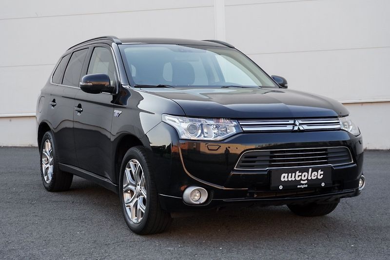 Mitsubishi Outlander 2.0 PHEV 4x4 - fotka 3 z 34