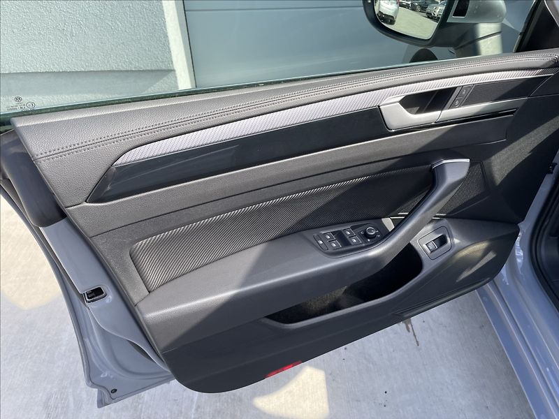 Volkswagen Arteon R 2.0TSI 235KW 4X4 DSG - fotka 25 z 36
