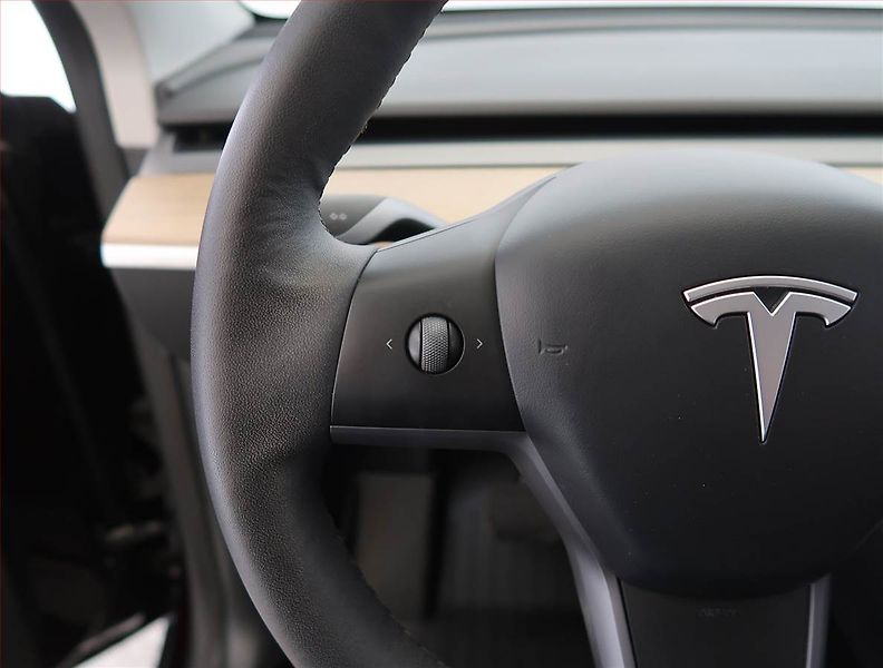 Tesla Model Y (2023) Long Range AWD 79kWh, SoH 94% - fotka 27 z 33