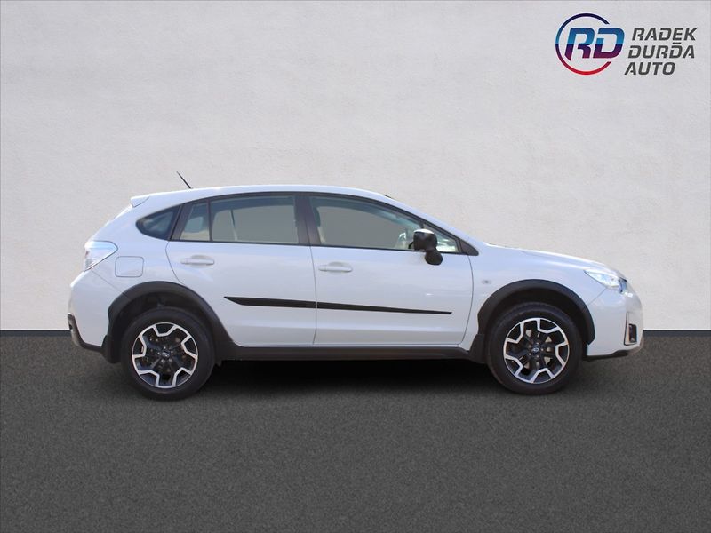 Subaru XV 2,0 i  ČR,1.MAJITEL,4x4 - fotka 4 z 25