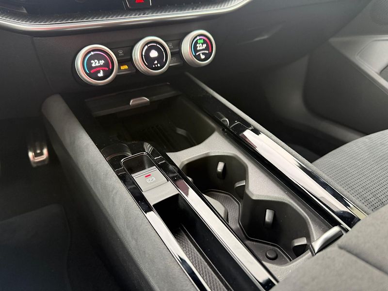 Škoda Superb Sportline 2.0TSI 195kw DSG 4x4 - fotka 20 z 26