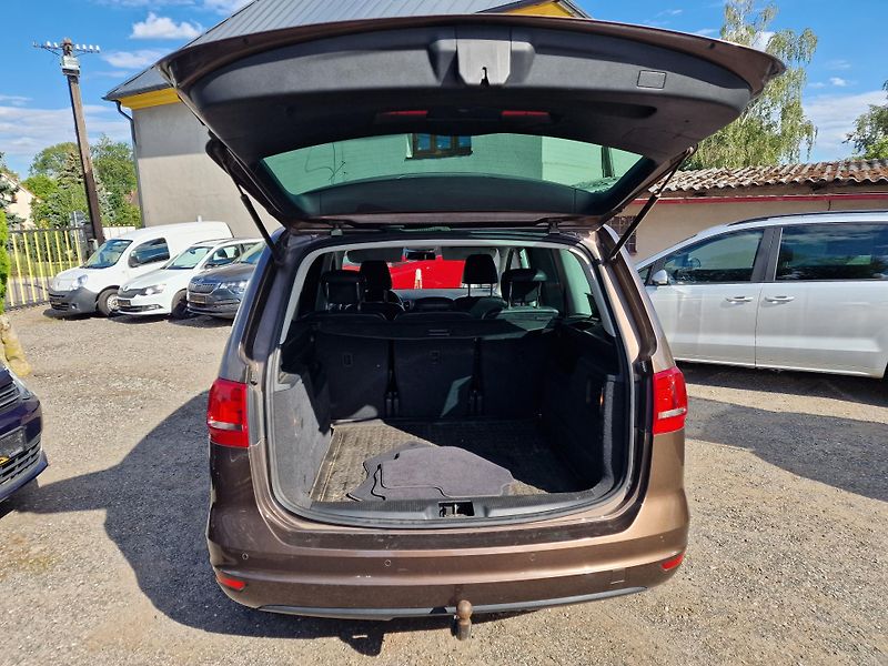 Volkswagen Sharan 2,0TDI 4x4 103KW HIGHLINE  - fotka 9 z 20