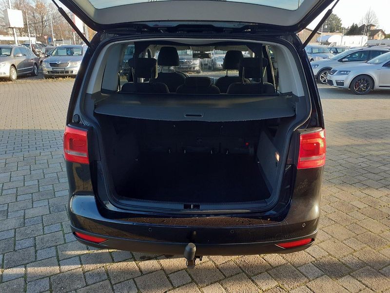 Volkswagen Touran (2011) 2.0 TDi CROSS - fotka 23 z 34