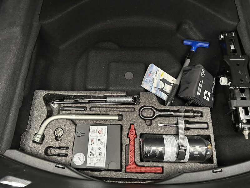 Audi A8 3.0 TDI 4x4 Elegance - fotka 25 z 34