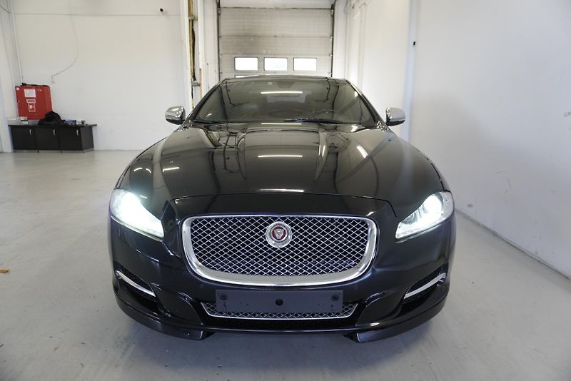 Jaguar XJ (2012) XJ  3,0D V6 AUTOMAT - fotka 2 z 39