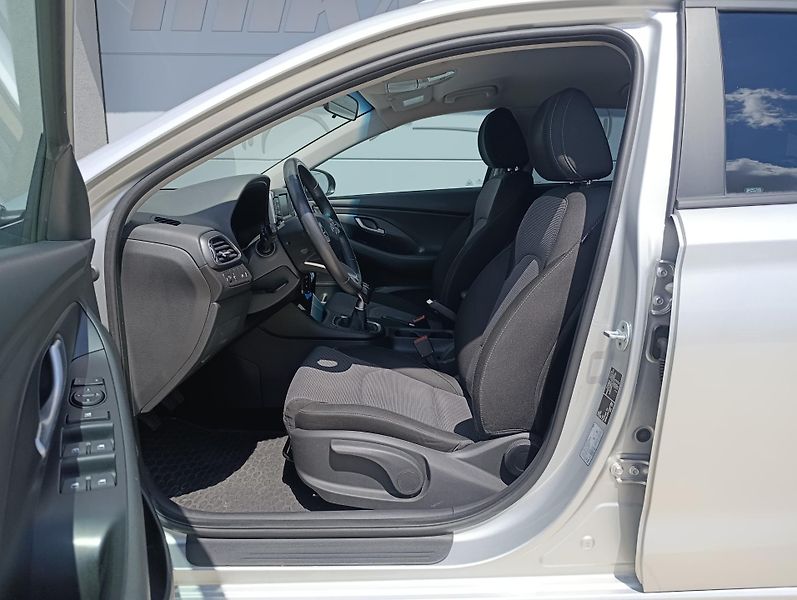 Hyundai i30 1.6CRDI 81kW ČR 1.MAJ DPH - fotka 11 z 32