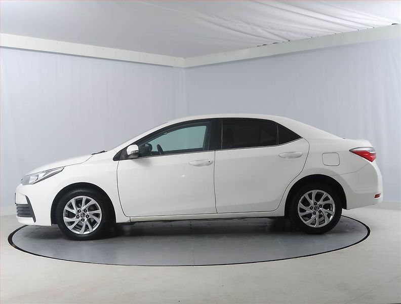 Toyota Corolla (2016) Lounge 1.6 Valvematic, ČR - fotka 3 z 15