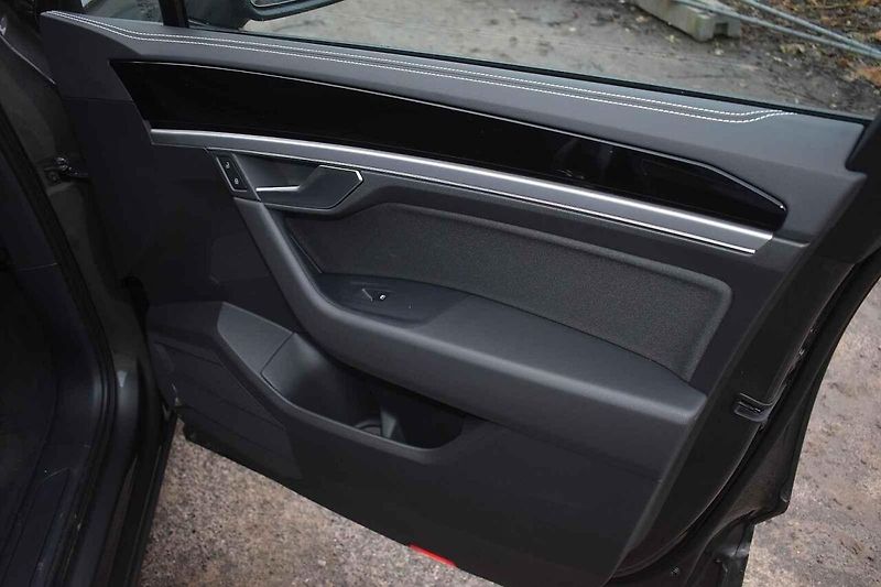 Volkswagen Touareg je dobře vymyšlené velké SUV.