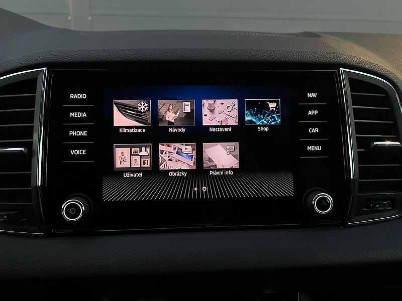 Škoda Karoq (2021) 2.0 TDI-STYLE-P.KAMERA - fotka 38 z 50