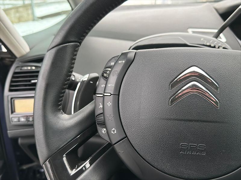 Citroën C4 Picasso 2,0 HDi 120 KW 7 míst DPH - fotka 16 z 26