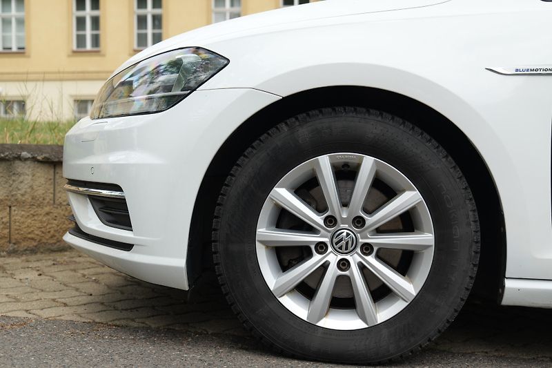 Volkswagen Golf 1.5 TGI DSG Adapt. Tempomat - fotka 9 z 29