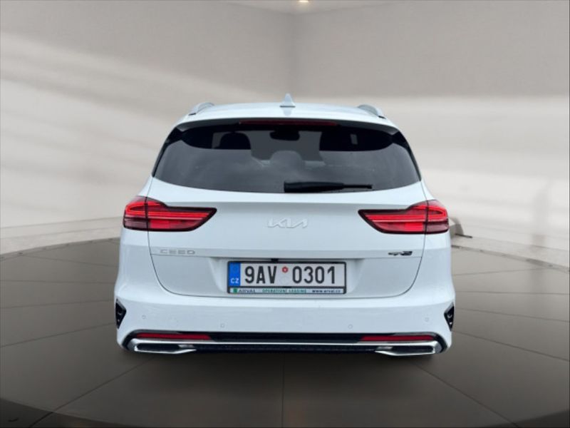 Kia Ceed 1,5 TGDI GT Line AT - fotka 4 z 10