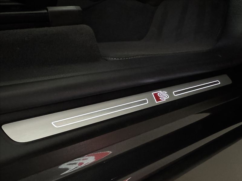 Audi Q8 3,0 TDi  Competition Plus LED - fotka 44 z 48