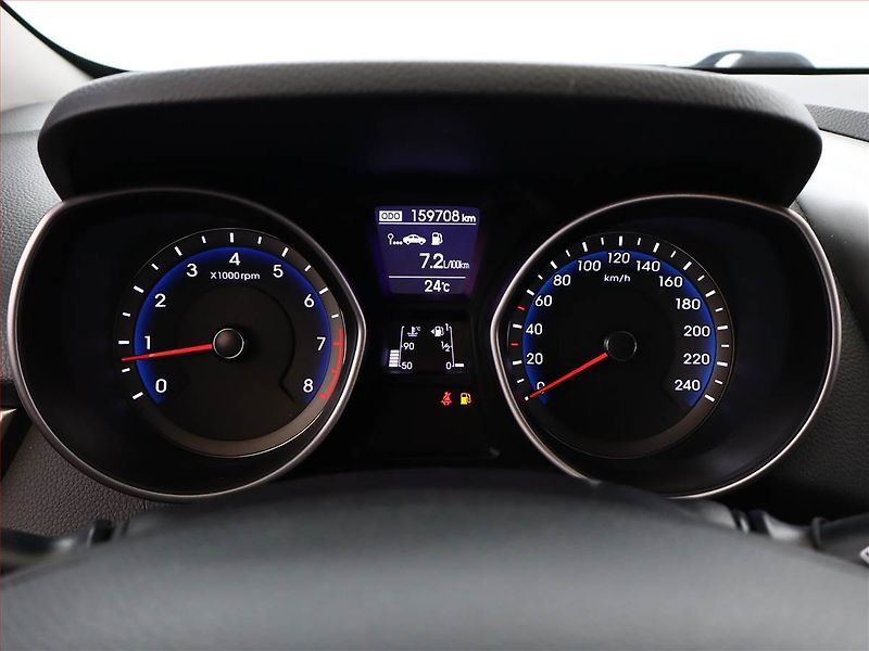 Hyundai i30 (2014) 1.6 MPI, Serv.kniha, Tempomat - fotka 9 z 15