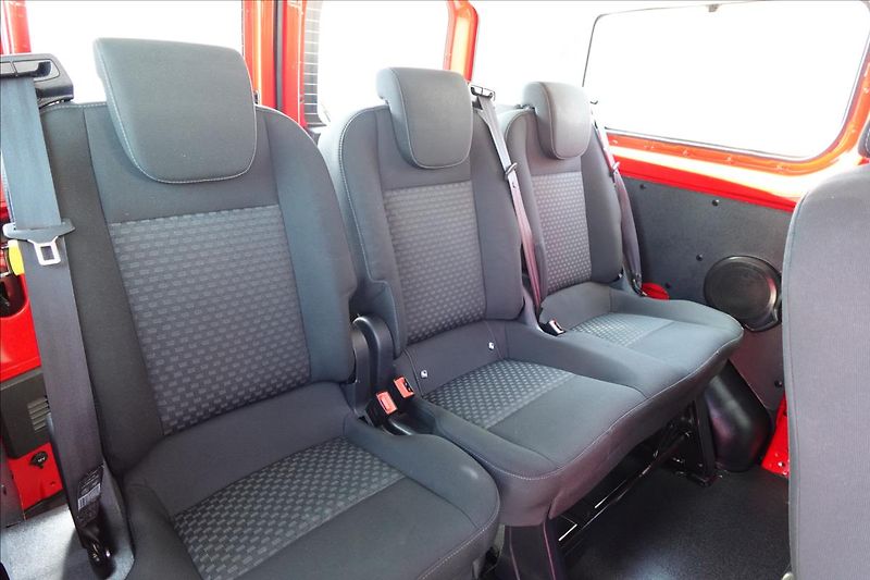 Ford Transit Custom 2,0 TDCi  L1H1 BUS KLIMA SERVI - fotka 15 z 31