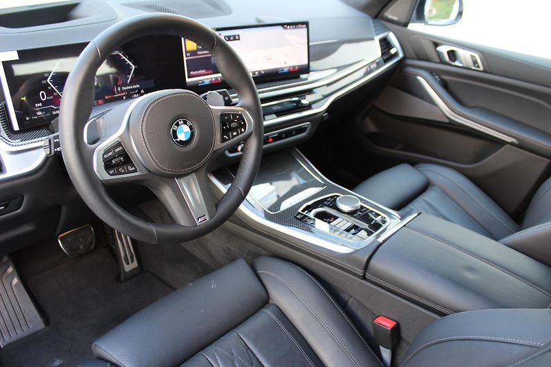 BMW X5 xDrive30d - fotka 4 z 23