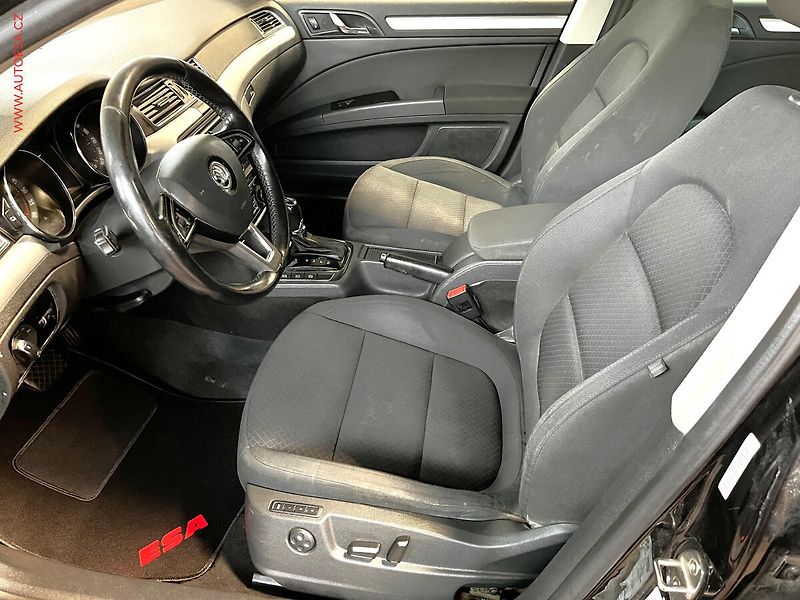 Škoda Superb (2014) 2.0 TDi, Exclusive, DSG - fotka 9 z 16