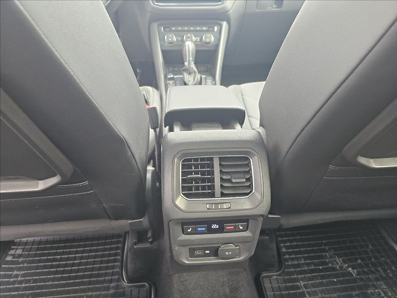 Volkswagen Tiguan Allspace 2,0TDi176KW R-Line Webasto - fotka 31 z 51