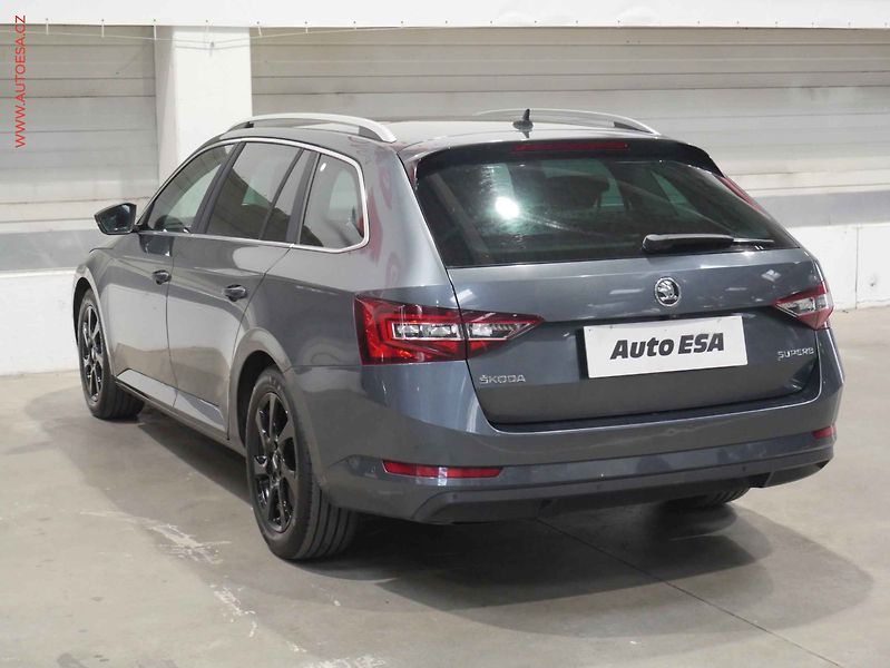 Škoda Superb (2016) 1.6 TDi, Navi, bixen - fotka 4 z 30
