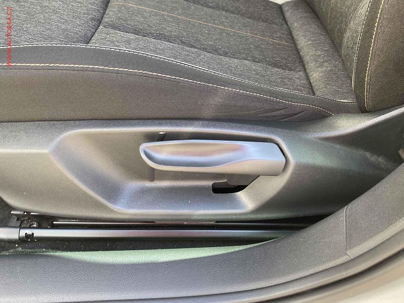 Škoda Kamiq (2023) 1.0 TSi, 1.maj,ČR, Style - fotka 15 z 20