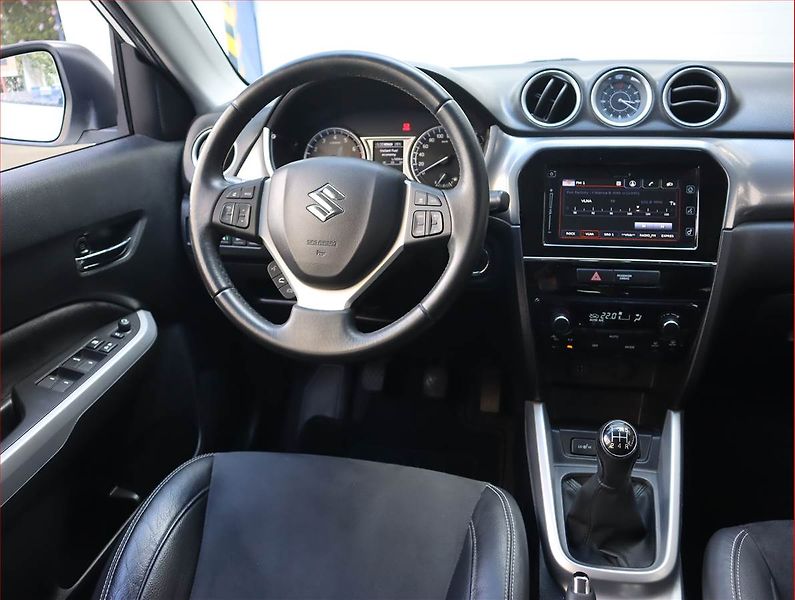 Suzuki Vitara (2016) 1.6 VVT, 4X4, Serv.kniha - fotka 7 z 18