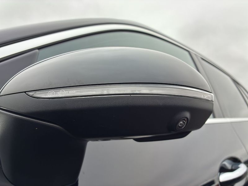 Mercedes-Benz GLC 200d 4MATIC - fotka 23 z 26