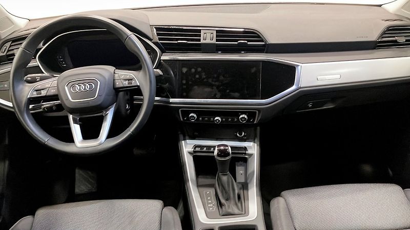 Audi Q3 35TFSI S Tronic LED Cockpit - fotka 10 z 13